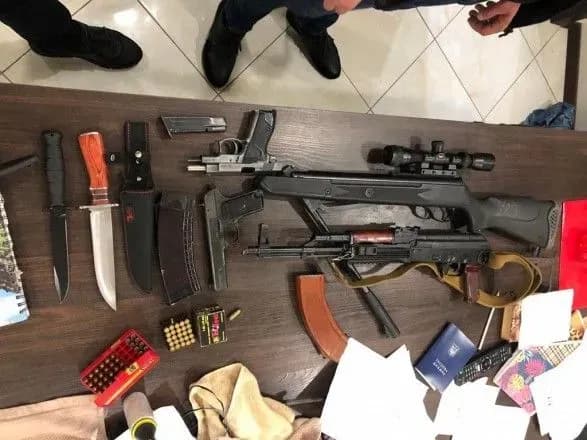 У Києві ліквідували незаконний канал переправлення людей через український кордон