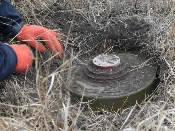 ДСНС показала розмінування у районі Петрівського