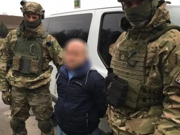 На Вінниччині чоловік розбещував малолітню доньку та продавав порно - поліція