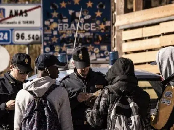 На поромі з Франції в Ірландію виявили 16 нелегалів