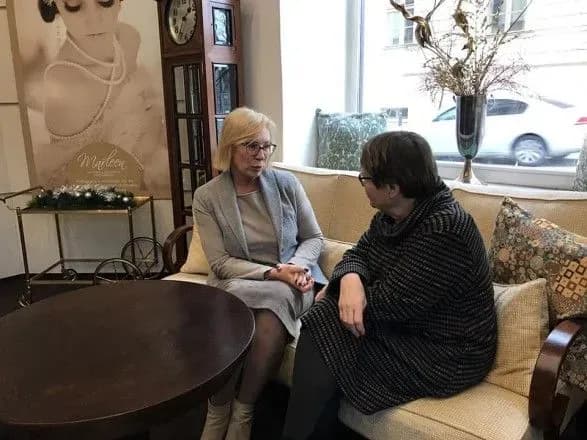 Омбудсмен Чехії допомагатиме трудовим мігрантам з України - Денісова