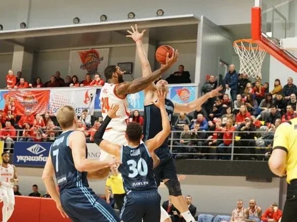 Матч лідерів Суперліги: "Дніпро" наніс поразку "Прометею"