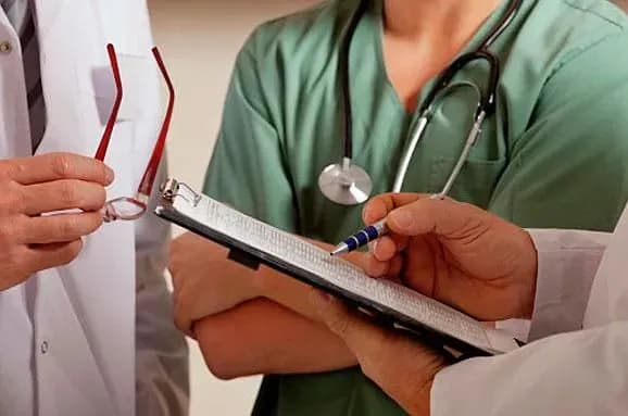 Сутички під ВР: лікарі вирішують, чи робити пораненому нацгвардійцю трепанацію черепа