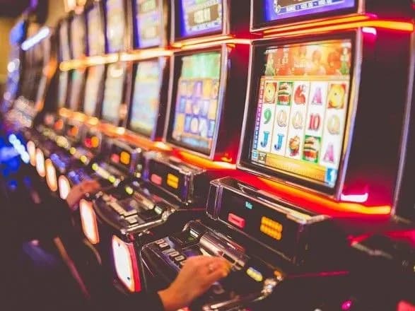 Кабмін виключив можливість грального бізнесу під виглядом "лотерей" - Гончарук