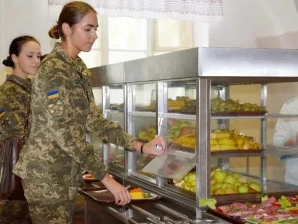 З 2020 року ЗСУ перейдуть на нову систему харчування - Міністр оборони