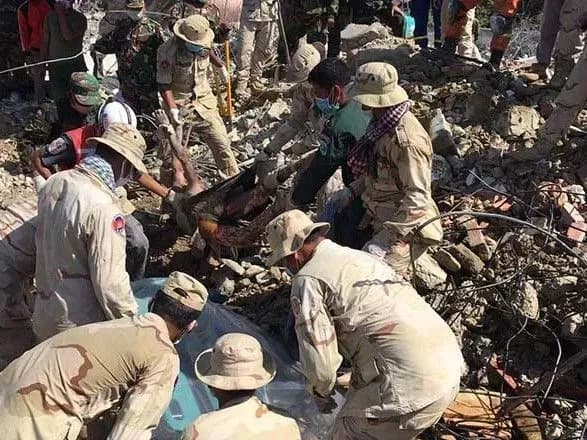 Обрушение дома в Камбодже: число жертв возросло до 36