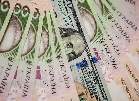 НБУ: бізнес протягом року очікує курс на рівні 27,43 грн/долар