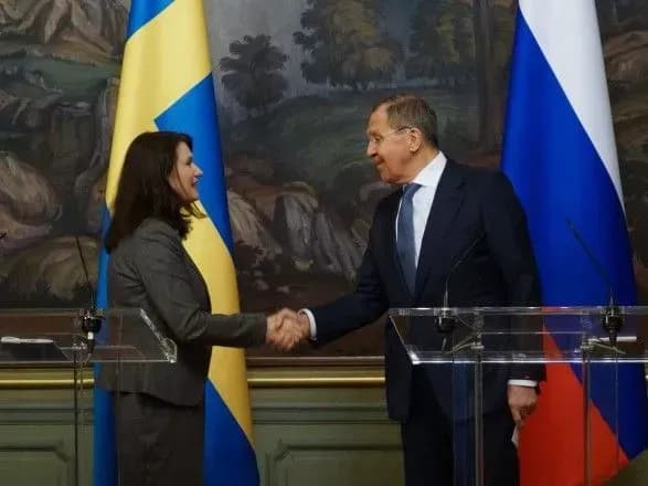 Лавров заявил, что Зеленский "выполняет ряд договоренностей на Донбассе, несмотря на истерику неонацистов"