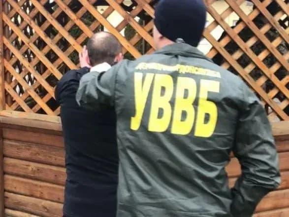 У Львові затримали на хабарі прикордонника, який обіцяв "влаштувати" на військову службу