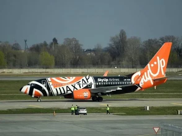 "Шахтар" готовий власним літаком евакуювати з Китаю українку та її собаку