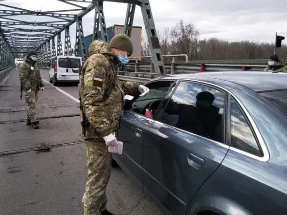 Началась проверка пассажиров автобусов из Европы: коронавирус не обнаружен