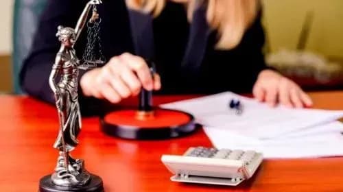 Нотаріусу у Києві повідомили підозру за завдання збитків на 26 млн грн