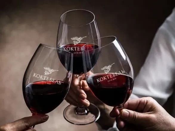 Алкоголь і пара зайвих кілограмів: вчені назвали умови довголіття