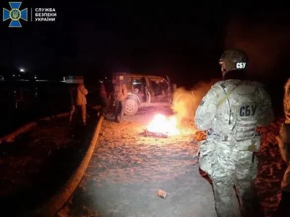 В Ровенской области на территории госпредприятия разоблачили группу незаконных добытчиков янтаря