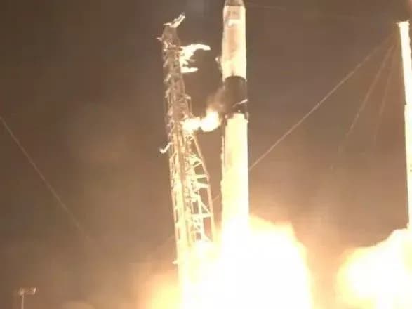 Корабель компанії SpaceX з вантажем для МКС стартував з мису Канаверал