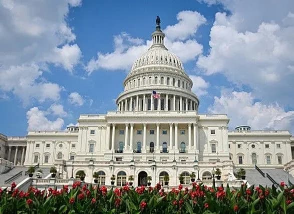 В Белом доме готовят налоговые льготы на зарплату из-за коронавируса