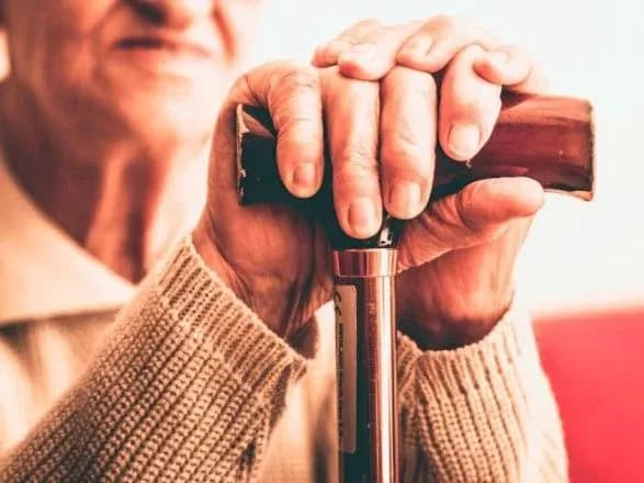 Протидія коронавірусу: у МОЗ закликали людей похилого віку обмежити пересування