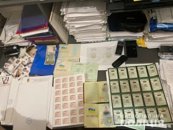 В Киевской области разоблачили преступную группу, которая способствовала незаконному вывозу детей за границу