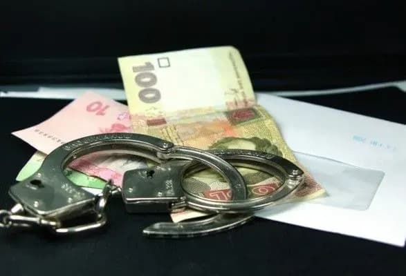 Меру з Житомирщини вручили підозру за присвоєння 640 тис. грн на ремонті дороги