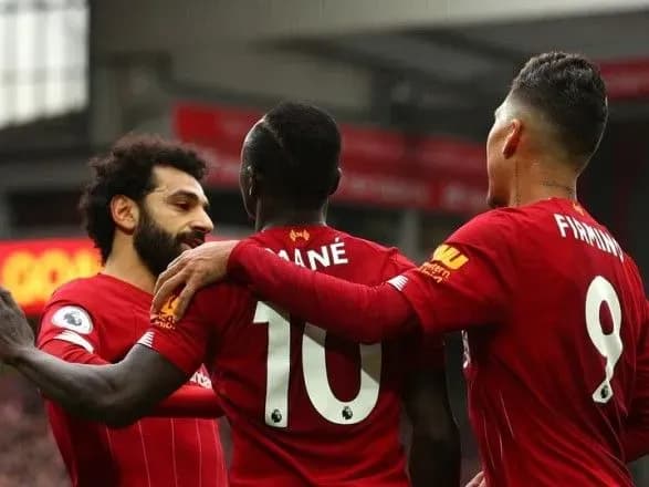 Легендарный футболист "Манчестер Юнайтед" назвал клуб с лучшим нападением в мире