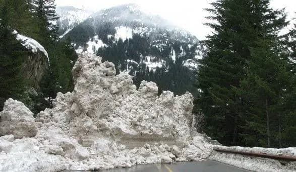 Синоптики попередили про сніголавинну небезпеку у Карпатах