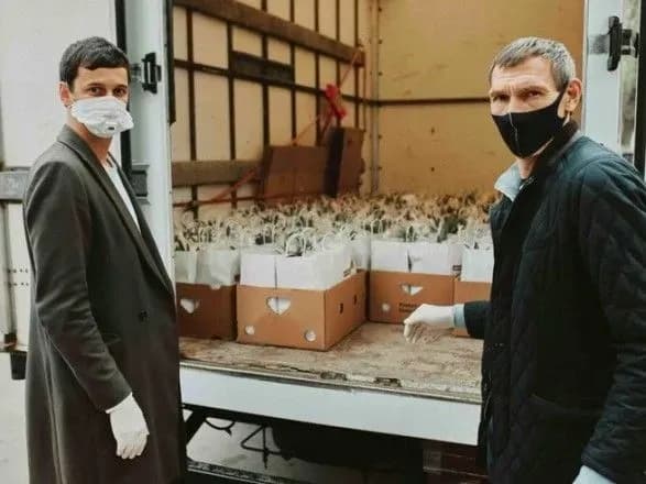 Одеські медики отримали пасхальні подарунки від обласної асоціації футболу