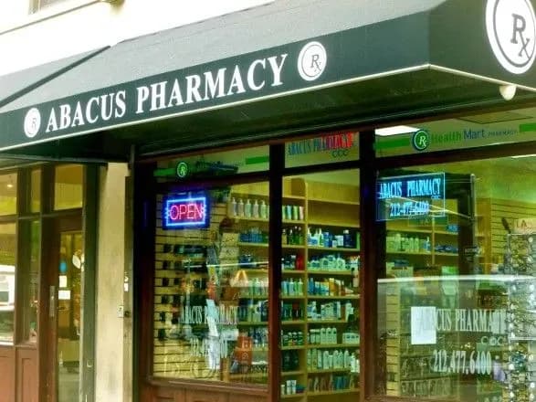 Влада штату Нью-Йорк дозволить проводити тестування на COVID-19 в аптеках