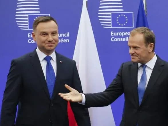 Туск закликав поляків бойкотувати президентські вибори