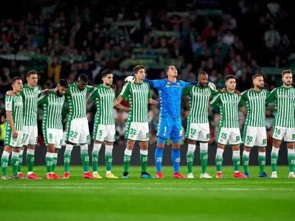 Троє футболістів іспанського клубу заразилися коронавірусом