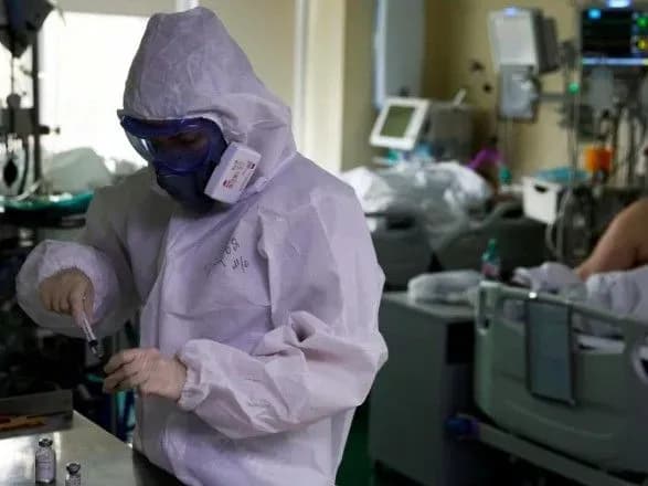 Фонд соцстрахування компенсує половину зарплати за лікарняними через COVID-19