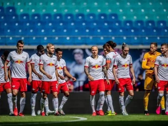 Один из лидеров Бундеслиги потерял очки в первой игре после восстановления чемпионата