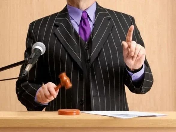 За майже вдвічі зниженою ціною: митниця пустила з молотка 14 iPhone за 78 тис. грн