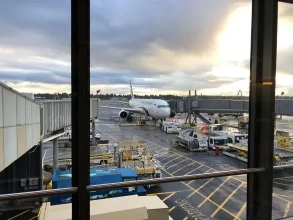 В Украину из США спецрейсом вернулись 194 пассажира - посольство