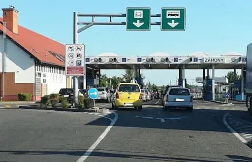 Угорщина залишає закритим кордон з Україною