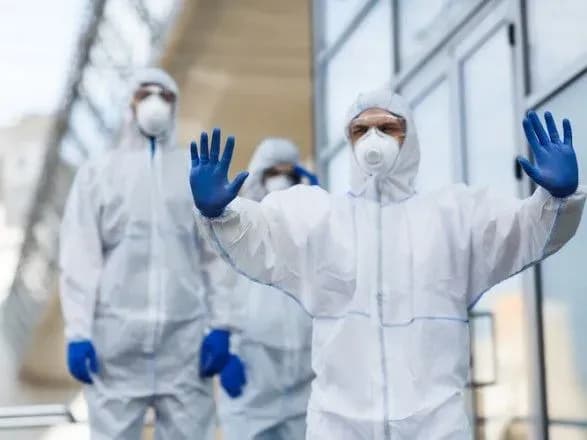 МОЗ закупив саме ті костюми біологічного захисту, які відповідають вимогам максимального захисту - експерт