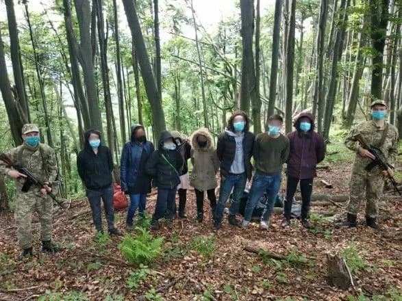 На Закарпатье пограничники задержали значительную группу нелегалов
