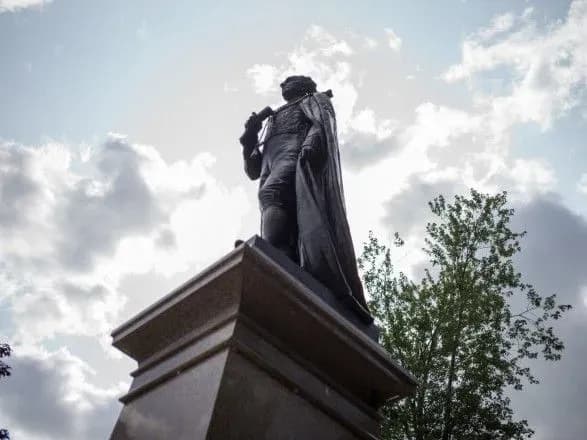 Антирасистські протести: у Канаді відмовилися демонтувати пам'ятник першому прем'єру країни