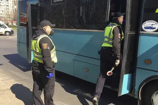 У кількох містах влаштували перевірки на дотримання карантинних вимог у транспорті