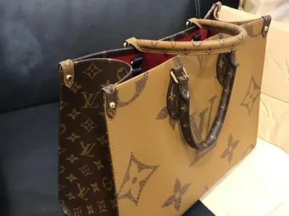 Valentino, Chanel, Gucci: в Україну намагалися незаконно провезти брендові речі