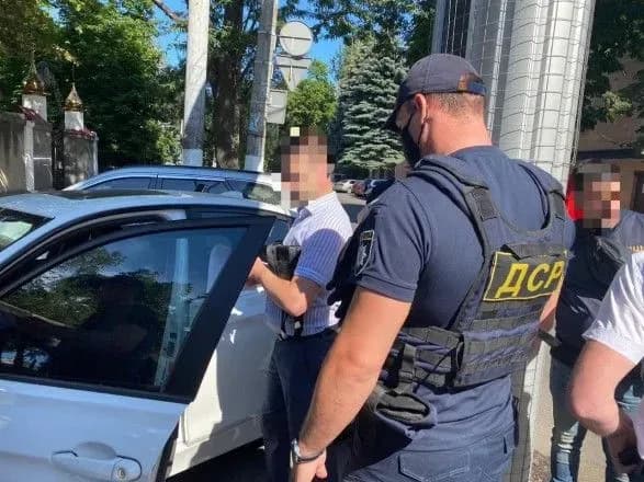 Прокурор "погорів" на хабарі у 10 тисяч доларів