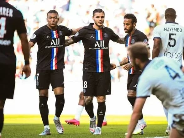 "ПСЖ" провел первый поединок после карантина
