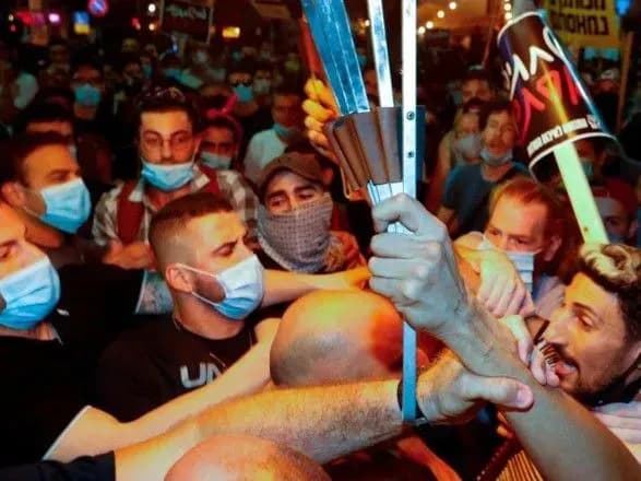 Пандемия: после усиления карантина в Израиля произошли антиправительственные беспорядки