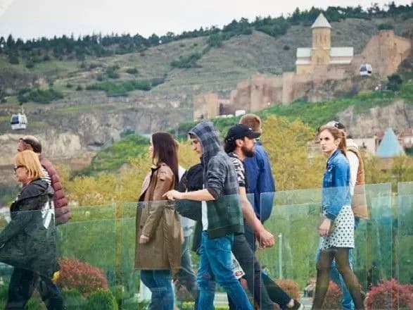 Грузія продовжила заборону на міжнародні авіарейси