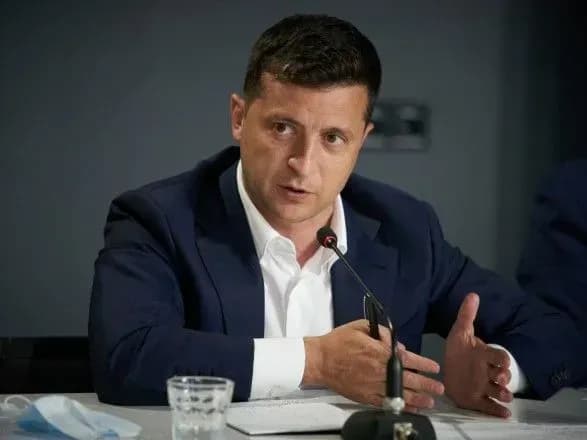 Суд не зміг оштрафувати Зеленського за помилки у декларації