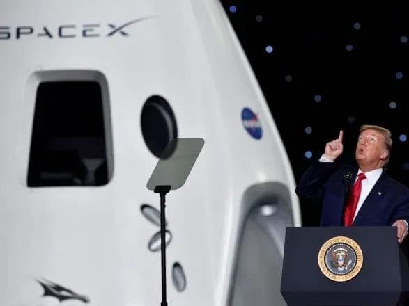 Трамп привітав екіпаж Crew Dragon з першою для США за останні 45 років посадкою на воду