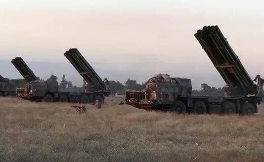 Военные на юге провели плановые занятия со "Смерчами" и комплексами "Точка-У"