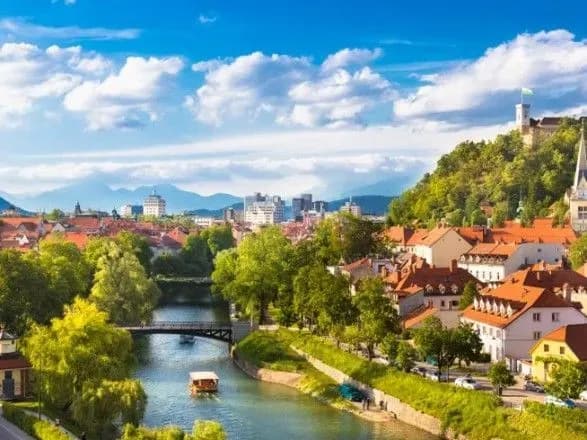 Словения вводит обязательный карантин для украинцев