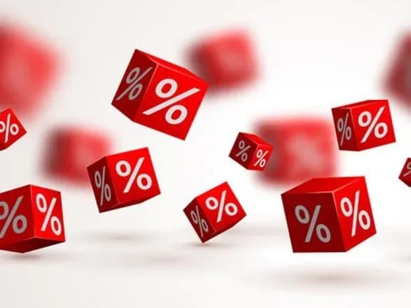 Захмарні відсотки по депозитах офшорів Суркісів потребують окремого розслідування - економіст