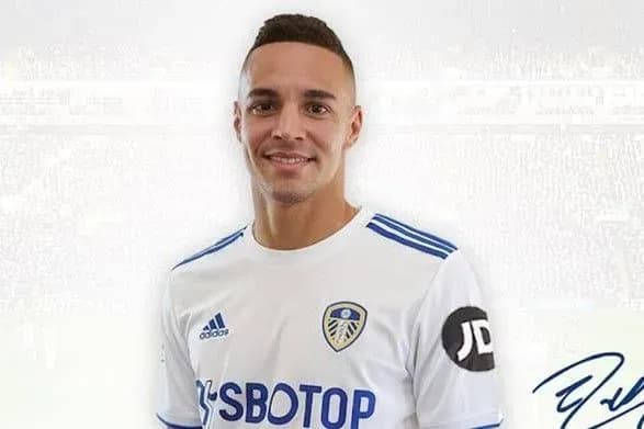 Рекорд в истории клуба: форвард соперника сборной Украины перешел в "Лидс"