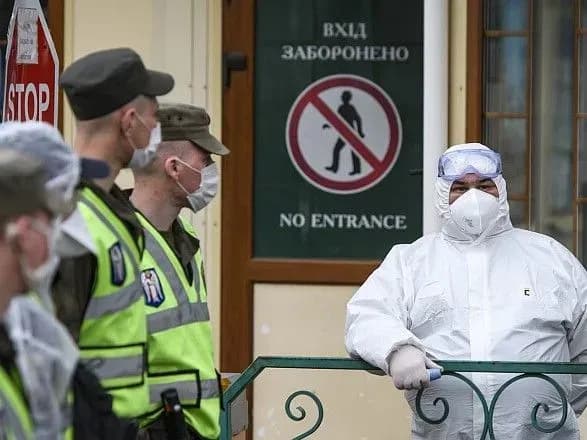 В Україну заборонили в'їзд для іноземців через коронавірус: постанова уряду